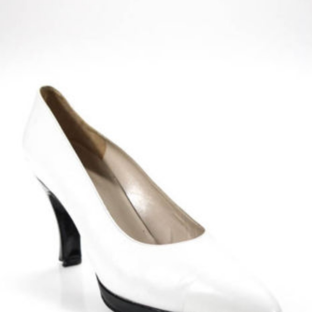 Chanel White Black Leather Pointed Toe - Picture 2 of 4